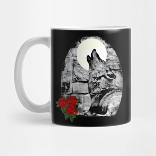 Wolf howling at moon Mug